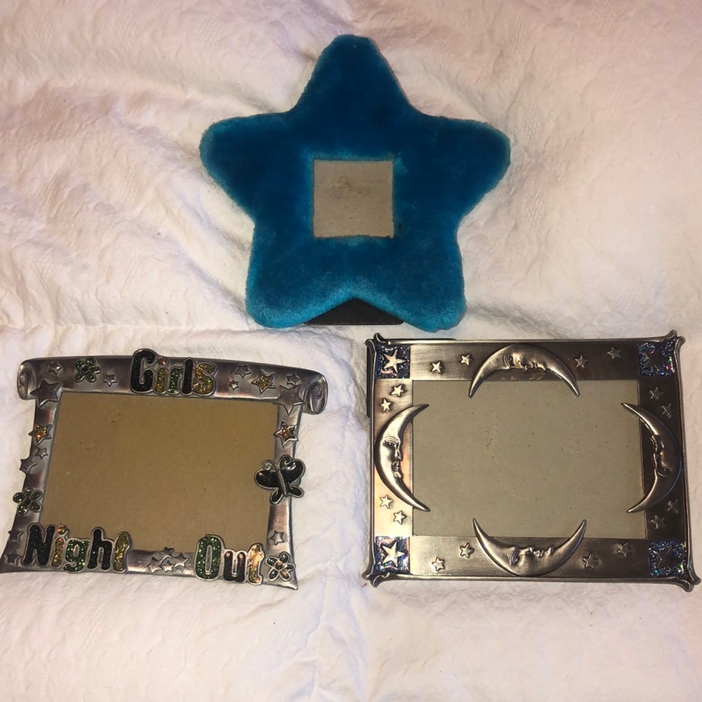 4 Picture frames! Scroll through pics to see 4th